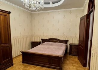 Сдаю в аренду 4-ком. квартиру, 90 м2, Сочи, улица Воровского, микрорайон Центральный