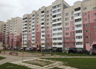 Продаю 1-ком. квартиру, 33 м2, Псков, улица Юности, 1