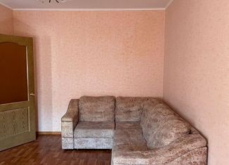 Сдаю 2-ком. квартиру, 56 м2, Курск, проспект Вячеслава Клыкова, 45