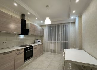 Сдается 2-ком. квартира, 65 м2, Казань, улица Алексея Козина, 3Б