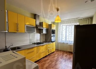 Продажа 2-ком. квартиры, 68.2 м2, Екатеринбург, улица Менделеева, 18, метро Уралмаш