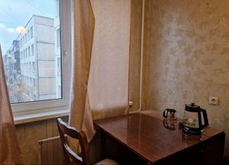 Сдаю в аренду комнату, 14 м2, Санкт-Петербург, Купчинская улица, 13к1, метро Купчино