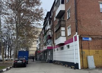 Продаю 3-ком. квартиру, 51 м2, Армавир, Новороссийская улица, 115