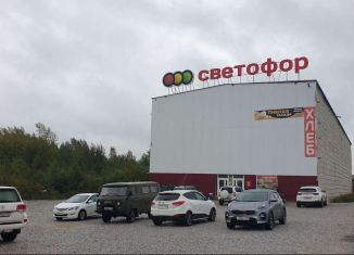 Продам торговую площадь, 1100 м2, Березники, улица Трапезникова, 3