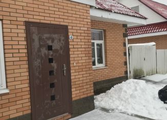 Продается двухкомнатная квартира, 55 м2, городской посёлок Рощино, улица Строителей, 15