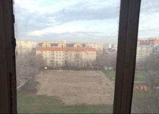 Сдается четырехкомнатная квартира, 100 м2, Астраханская область, улица Победы, 54