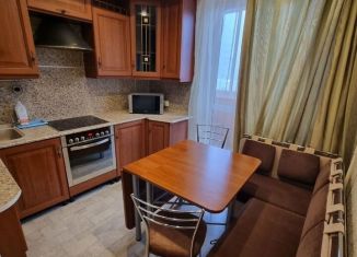 Сдаю 1-ком. квартиру, 40 м2, Москва, Белореченская улица, 6, метро Люблино