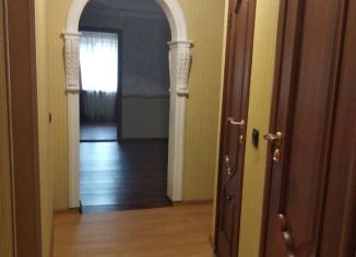 Продается 5-комнатная квартира, 100 м2, станица Зеленчукская, Советская улица, 177