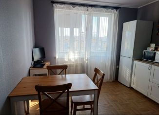 Сдам в аренду 1-ком. квартиру, 40 м2, Новочеркасск, Рощинский переулок, 8