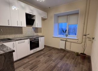 Продается 2-ком. квартира, 55.5 м2, Заречный, улица Победы, 24