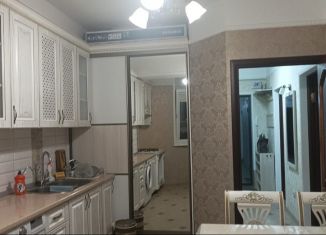 Сдается в аренду 1-ком. квартира, 45 м2, Махачкала, Шёлковая улица, 13, ЖК Лидер