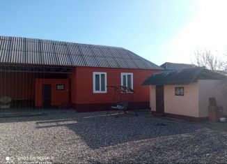 Продам дом, 300 м2, село Новые-Атаги, улица М. Умарова