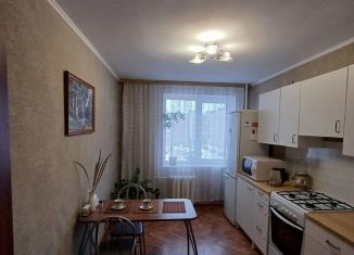 Сдаю в аренду однокомнатную квартиру, 46 м2, Самарская область, Фестивальная улица, 2Б