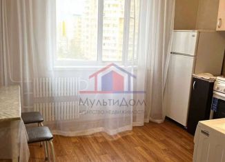 Продаю 1-комнатную квартиру, 38 м2, Старый Оскол, микрорайон Восточный, 10