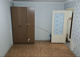 Продам 1-ком. квартиру, 33 м2, Строитель, улица Жукова, 5