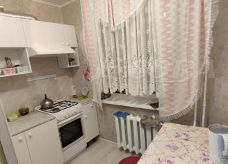 Сдам 2-ком. квартиру, 46 м2, Тюмень, улица Пермякова, 12, Ленинский округ