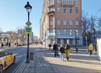 Сдача в аренду торговой площади, 142 м2, Москва, Малая Никитская улица, 8/1, метро Тверская