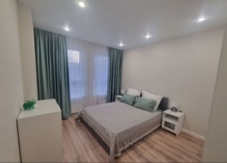 Сдается 2-ком. квартира, 65 м2, Екатеринбург, улица Пехотинцев, 2Г