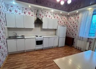 Сдается 3-комнатная квартира, 104 м2, Екатеринбург, улица Юлиуса Фучика, 1