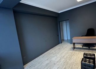 Сдача в аренду офиса, 50 м2, Махачкала, улица Магомеда Ярагского, 8