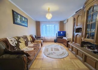 Продажа 3-ком. квартиры, 73 м2, Краснодар, Ставропольская улица, 172, Ставропольская улица