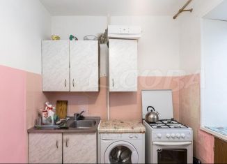 Продажа 2-комнатной квартиры, 43 м2, Тюмень, улица Мельникайте, 97