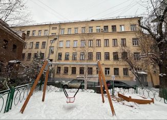 Продажа квартиры студии, 12 м2, Москва, метро Курская, улица Покровка, 43А