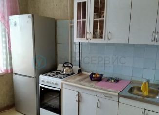 Трехкомнатная квартира в аренду, 63 м2, Омск, улица Степанца, 14